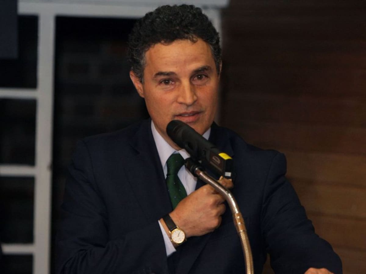 Gobernador de Antioquia seguirá en detención domiciliaria