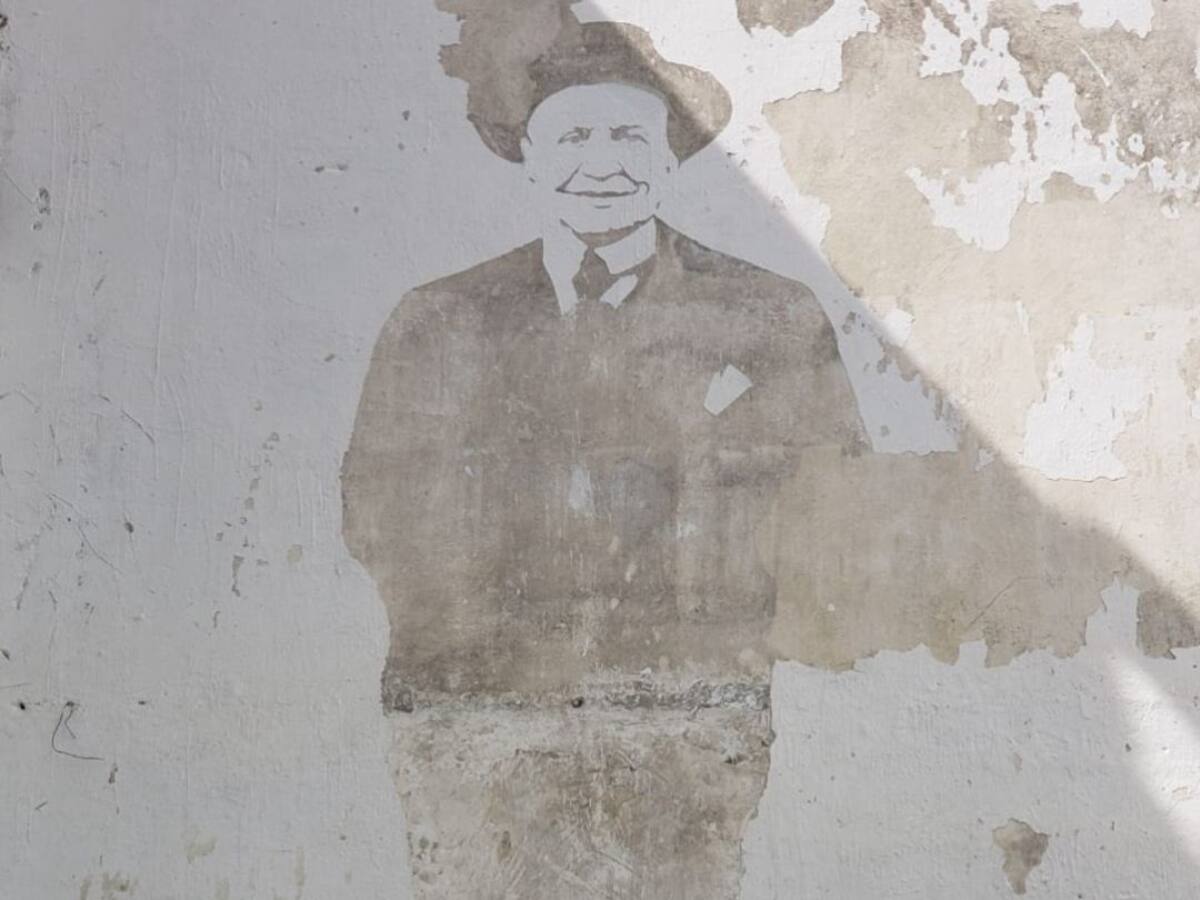 Video: Una obra de arte muestra a HG como santo