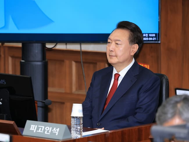 El expresidente surcoreano Yoon fue imputado por abuso de poder