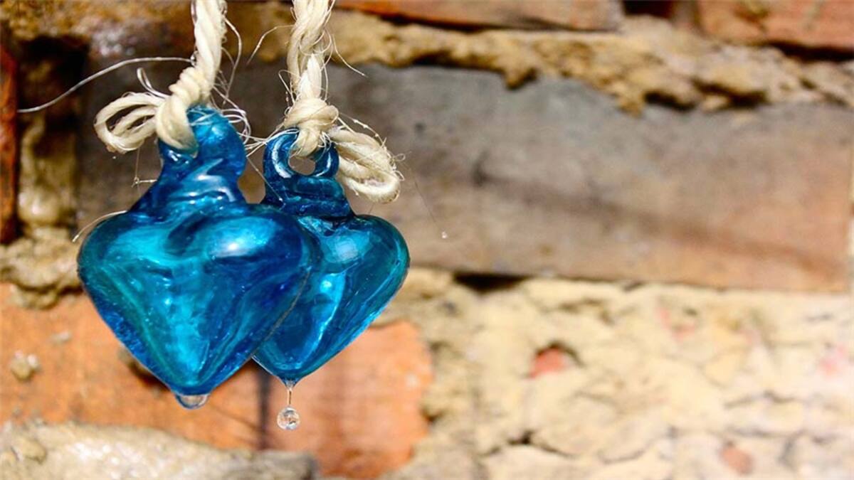 "Dos amigos observan el hermoso atardecer en el puerto de Río Caribe, estado Sucre, Venezuela". Imagen de Pedro Rondón.