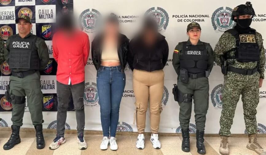 Los capturados por extorsión alias “Cindy”, “Pucheros” y “Orejas” Foto Cortesía Policía, Quindío