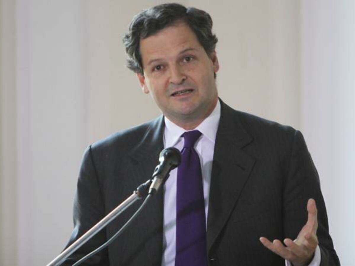 Gobierno reconoce crisis en la mesa e insiste en que proselitismo armado es inaceptable