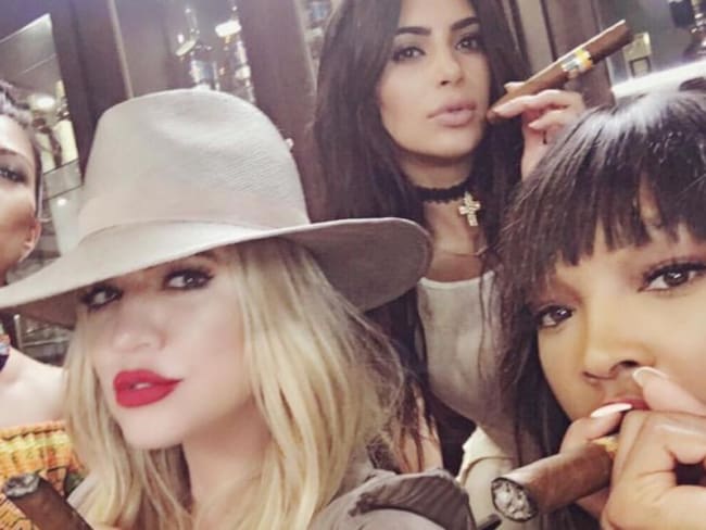 Las hermanas Kardashian acuden al sitio de moda: Cuba