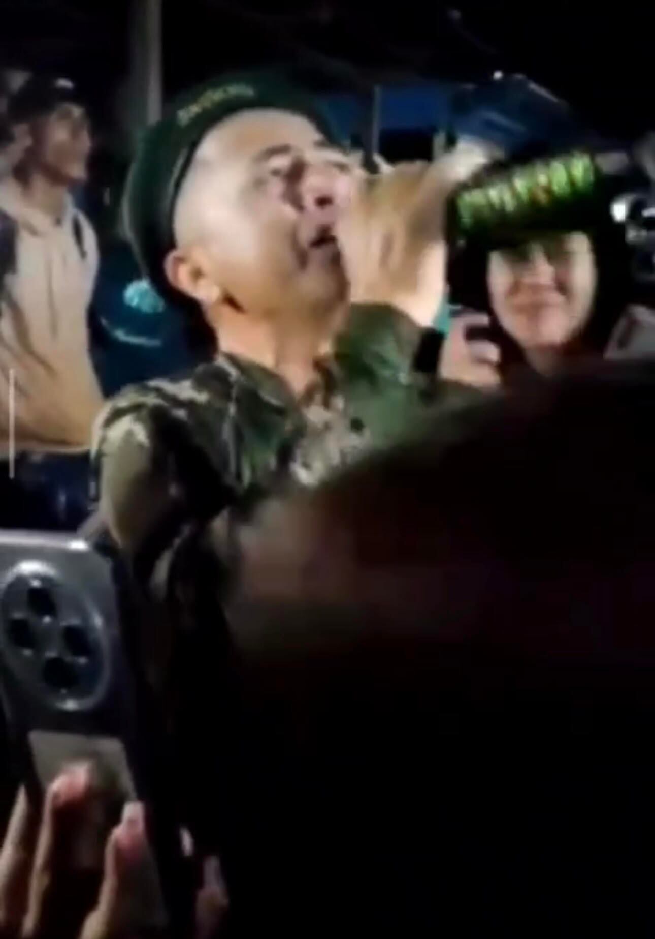 En medio de la fiesta de los ilegales en zona rural de Briceño, Antioquia, se observaron menores de edad. Foto: Cortesía.