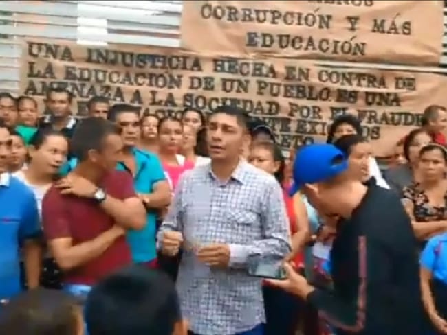 Padres de La Gabarra protestando