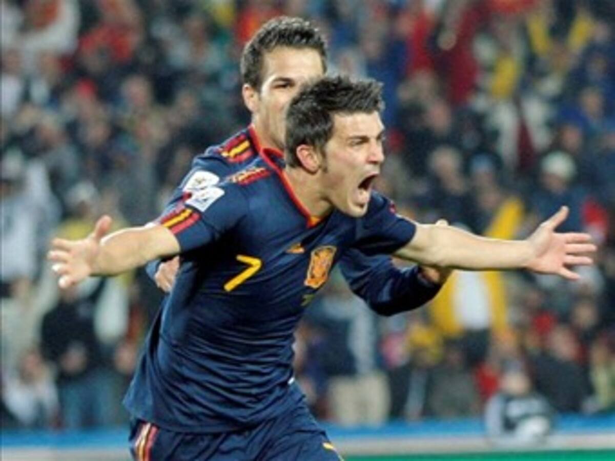 España vence 1-0 a Paraguay y enfrentará a Alemania en semifinales