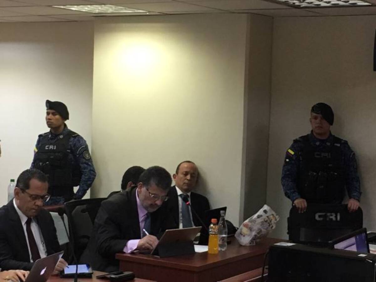 Hugo Chávez le dijo a Meneses que declarara contra Santiago Uribe: Testigo