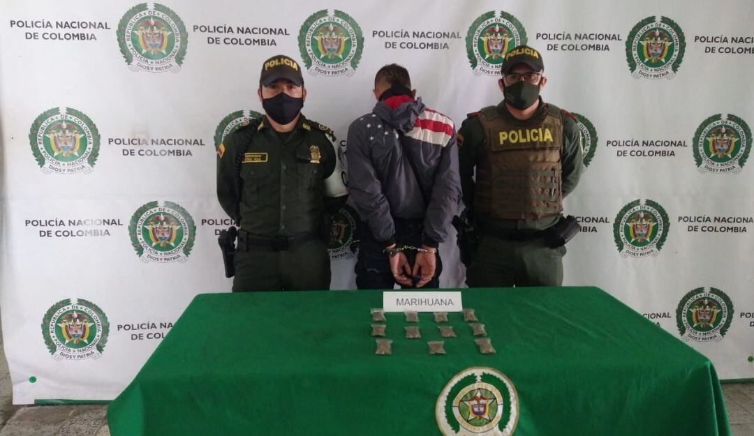 Captura por presunto tráfico de estupefacientes.