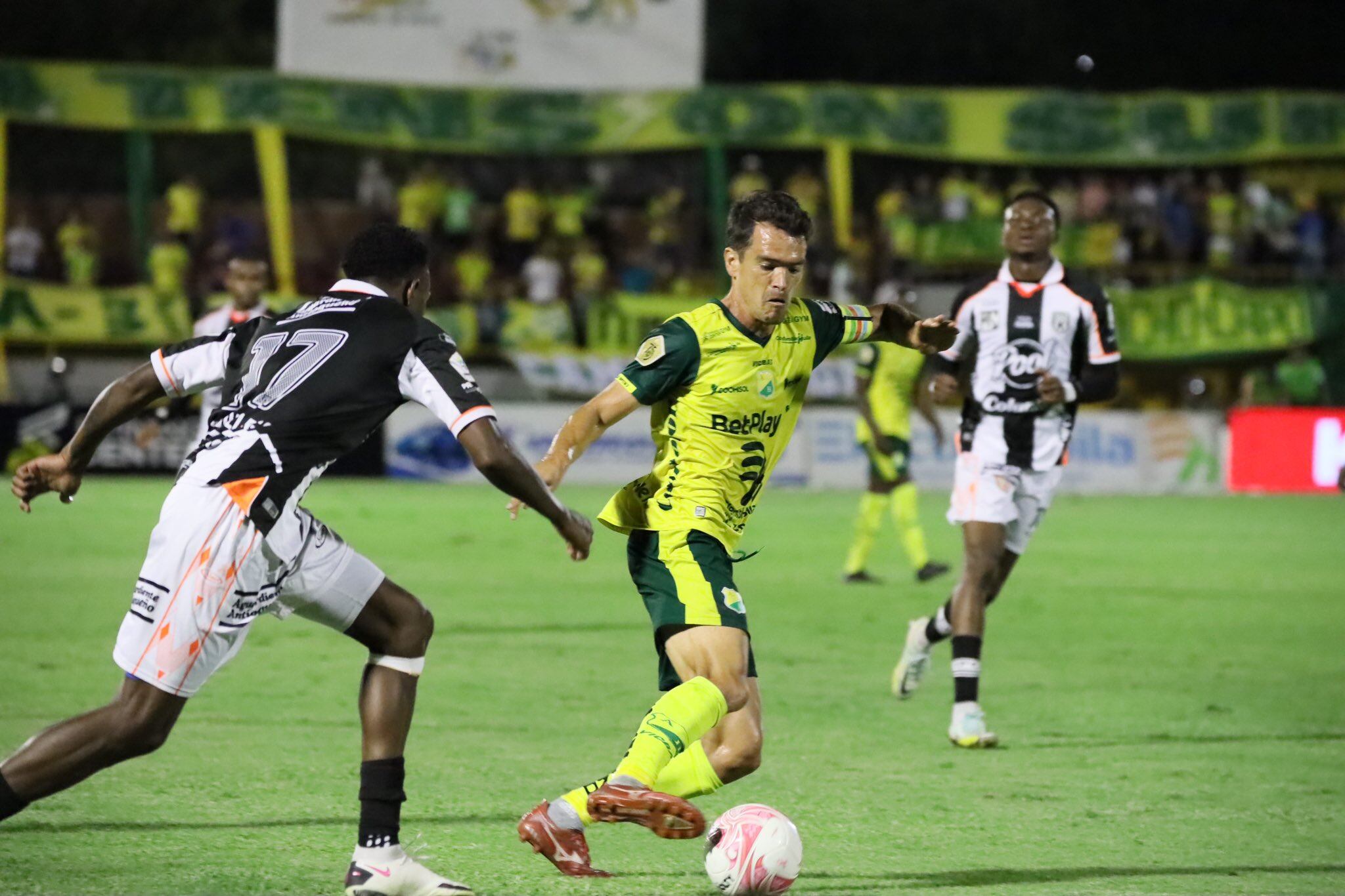 Twitter (X): @AtleticoHuilaof