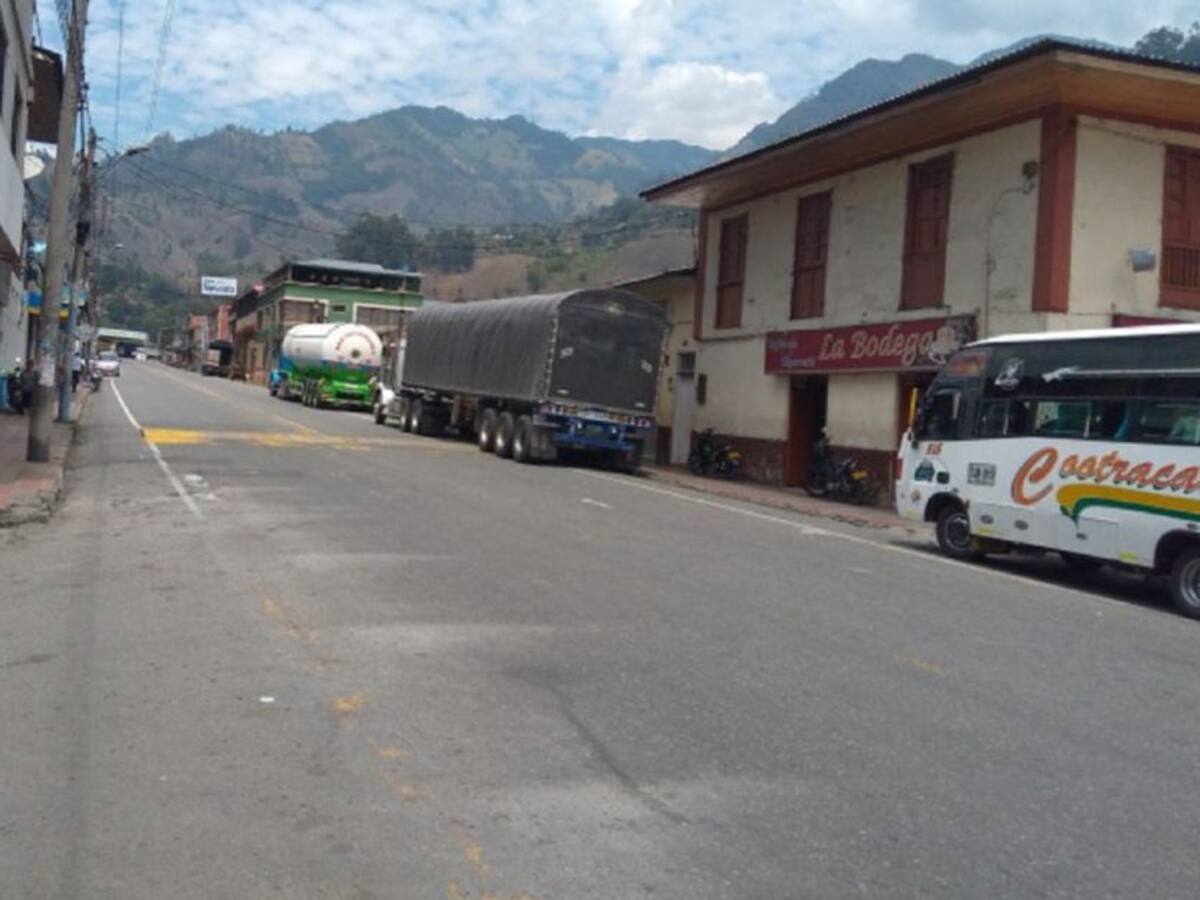 Intimidan a comerciantes para que salgan a marchar en Cajamarca, Tolima