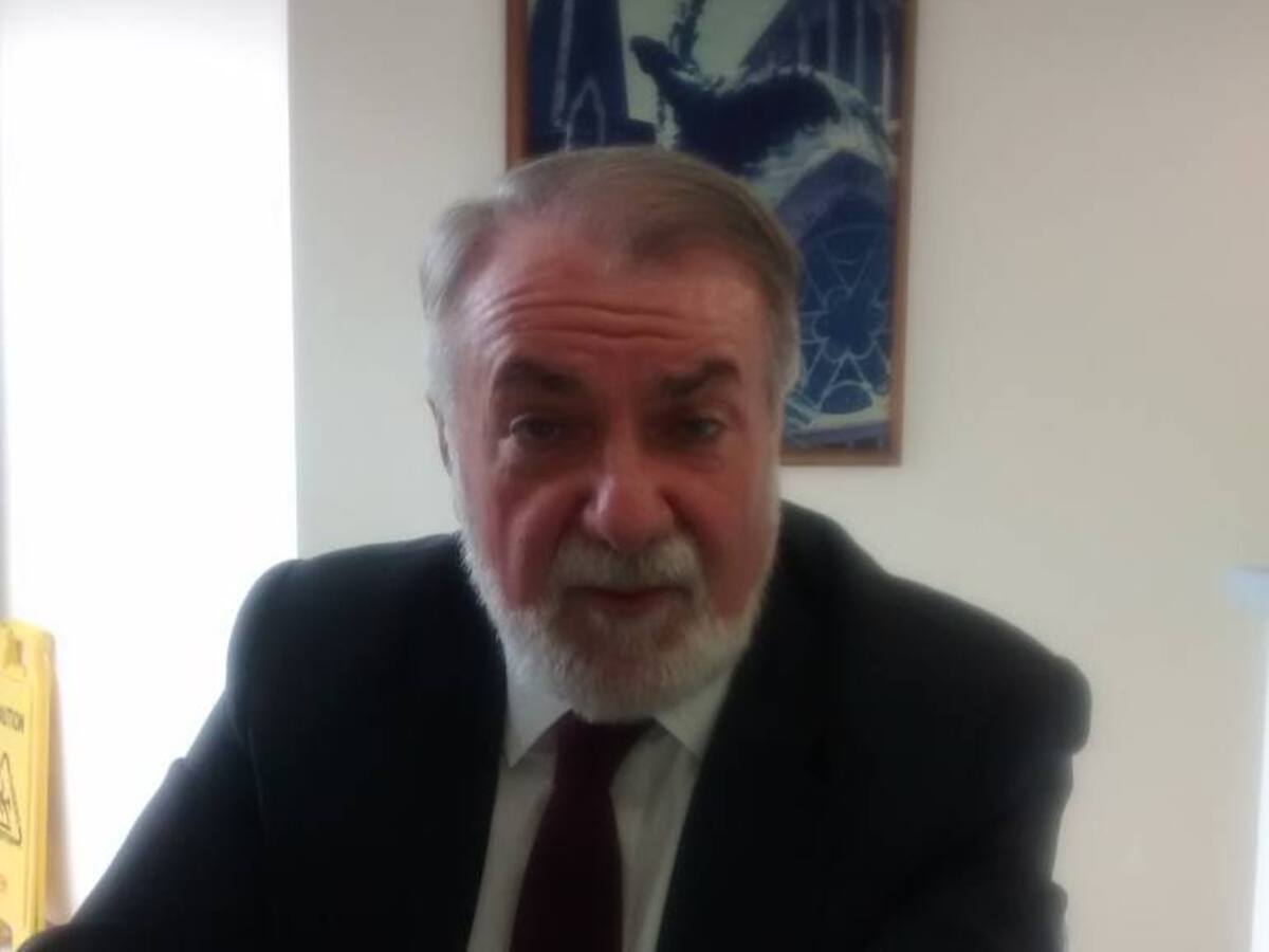 "Al orden internacional no le importa el futuro de Colombia", exministro de España