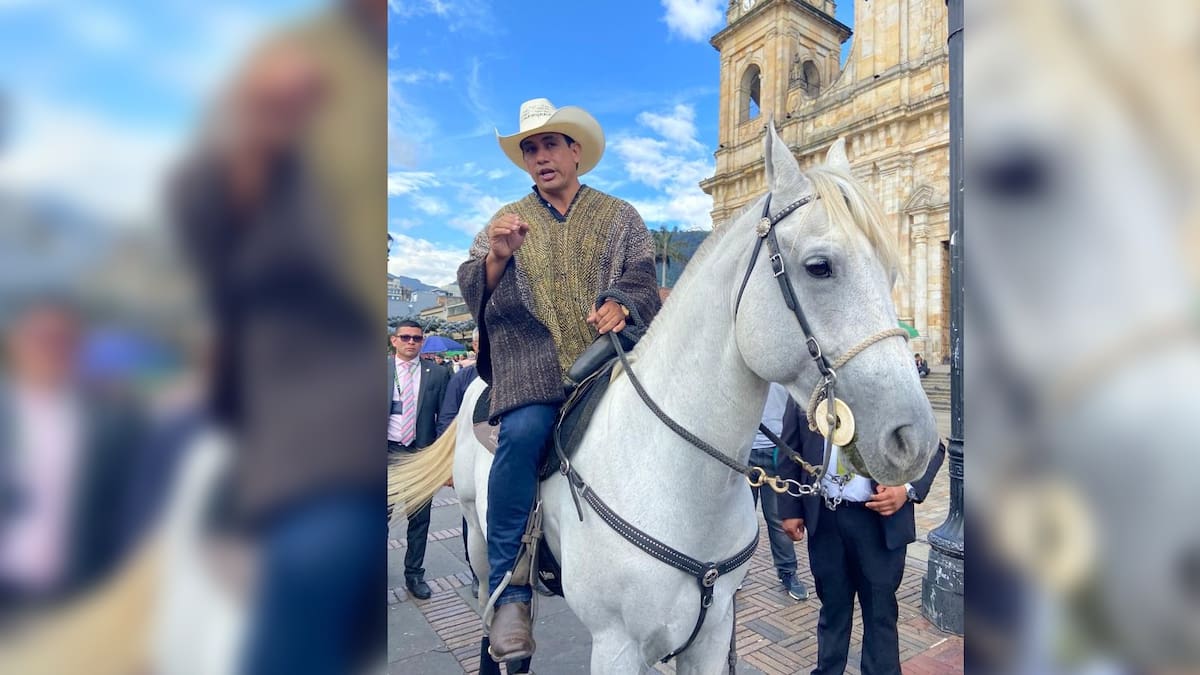 “A mi caballito yo lo quería mucho”, senador Barrera lamenta la muerte de Pasaporte
