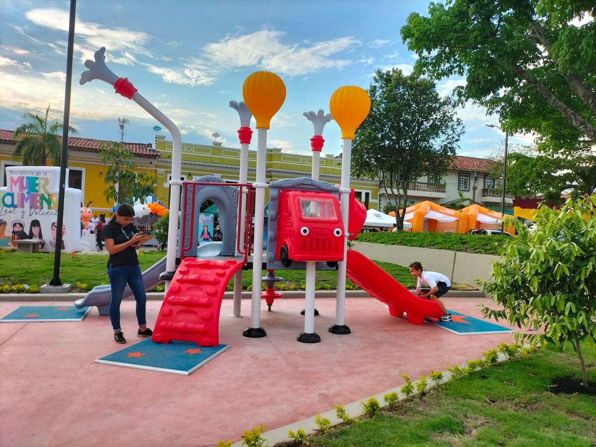 Remodelaron parque principal del Guamo, Tolima