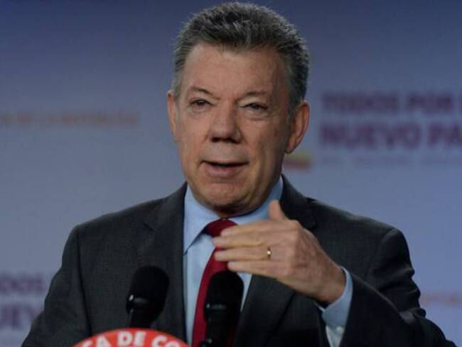 Le estamos dejando al próximo gobierno $11 billones en regalías: Santos
