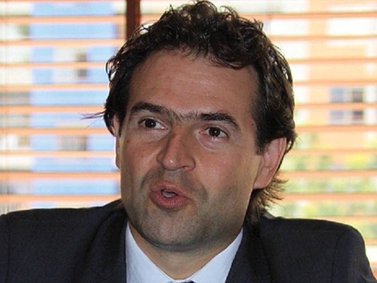 Alcalde de Medellín solicita a Ecopetrol combustibles de mejor calidad