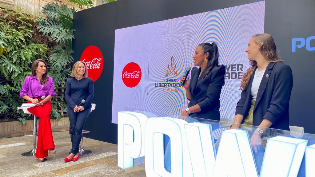 Vanessa Córdoba y Nicole Regnier en el evento Mujere en la Cancha | Foto: Coca-Cola