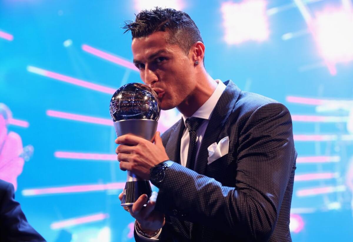 Cristiano Ronaldo futbolista del Real Madrid, Mejor jugador del año según la FIFA.