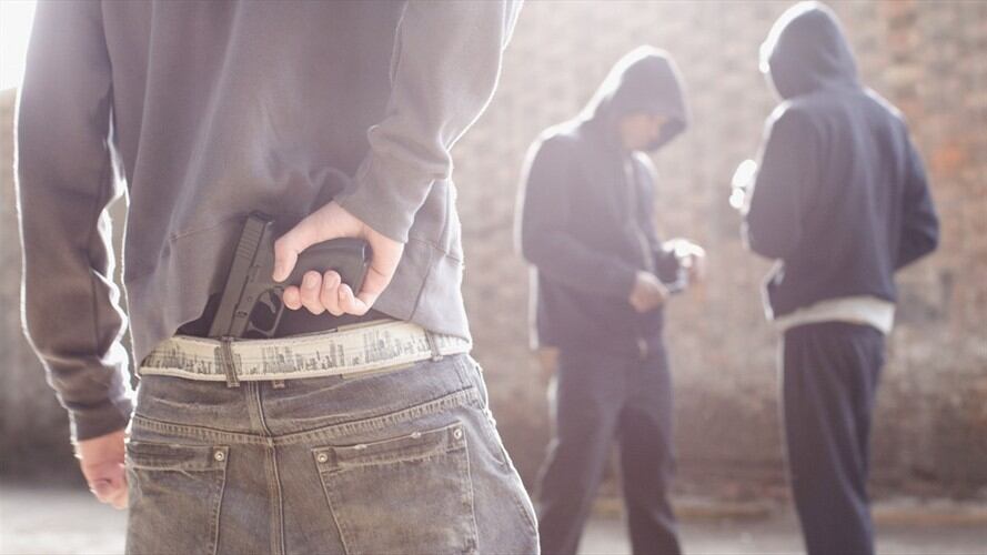 Las víctimas quedaron en medio de un enfrentamiento armado durante el asalto a un local comercial en Cali. Foto: Getty Images
