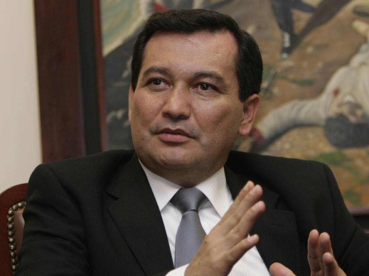 La U y cambio radical acuerdan candidato a la defensoría