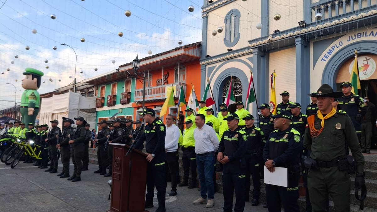 Coronel Luis Fernando Atuesta, comandante de la Policía