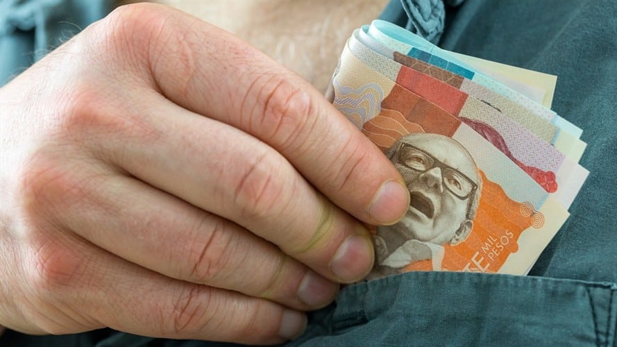 El Ministerio del Trabajo recordó a todos los empleadores del país que tienen plazo máximo hasta el próximo 30 de junio para pagar la prima de servicios. Foto: Getty Images / ANDRZEJ ROSTEK