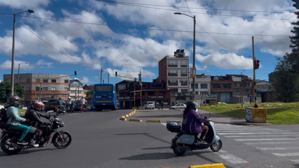 “Hay algunos semáforos que lo que hacen son trancones”: habitantes de Bogotá se quejan del tráfico