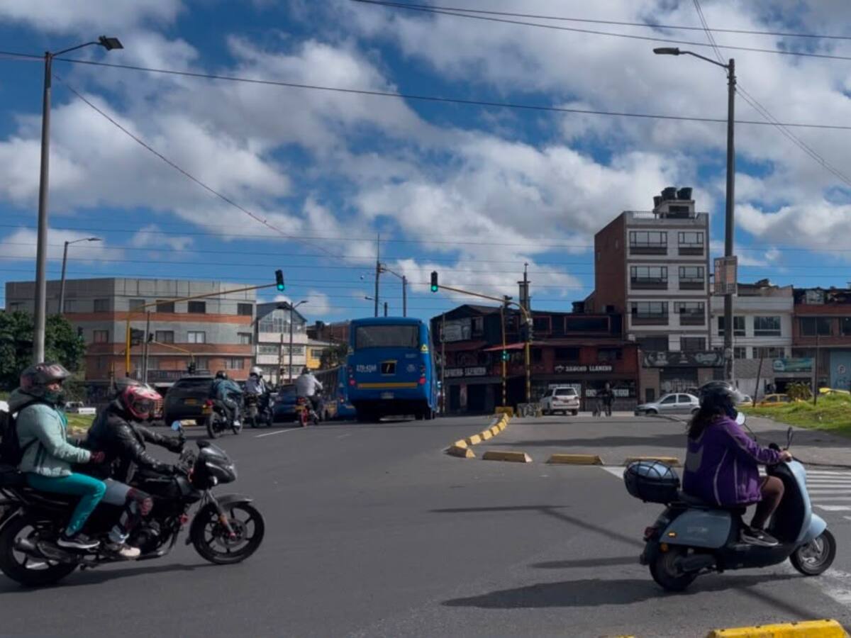 “Hay algunos semáforos que lo que hacen son trancones”: habitantes de Bogotá se quejan del tráfico