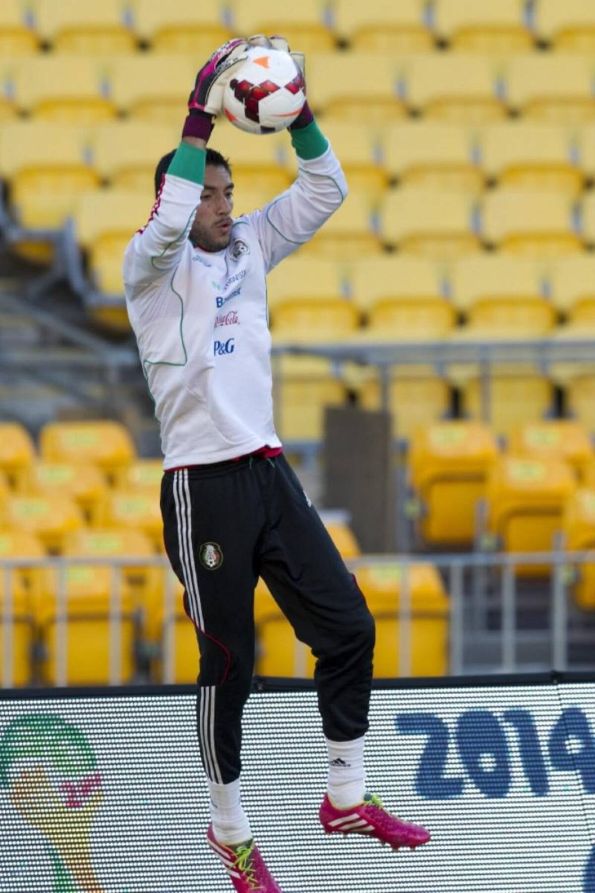 Los dirigidos por Miguel Herrera enfrentarán a Nueva Zelanda en Wellington en la vuelta por el repechaje. En la ida vencieron 5-1.