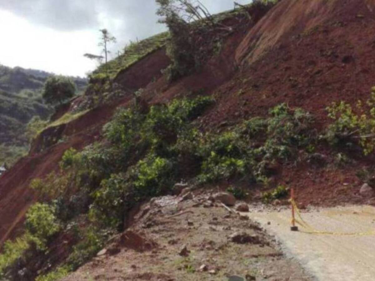 Vía entre Risaralda y Chocó se encuentra con paso restringido
