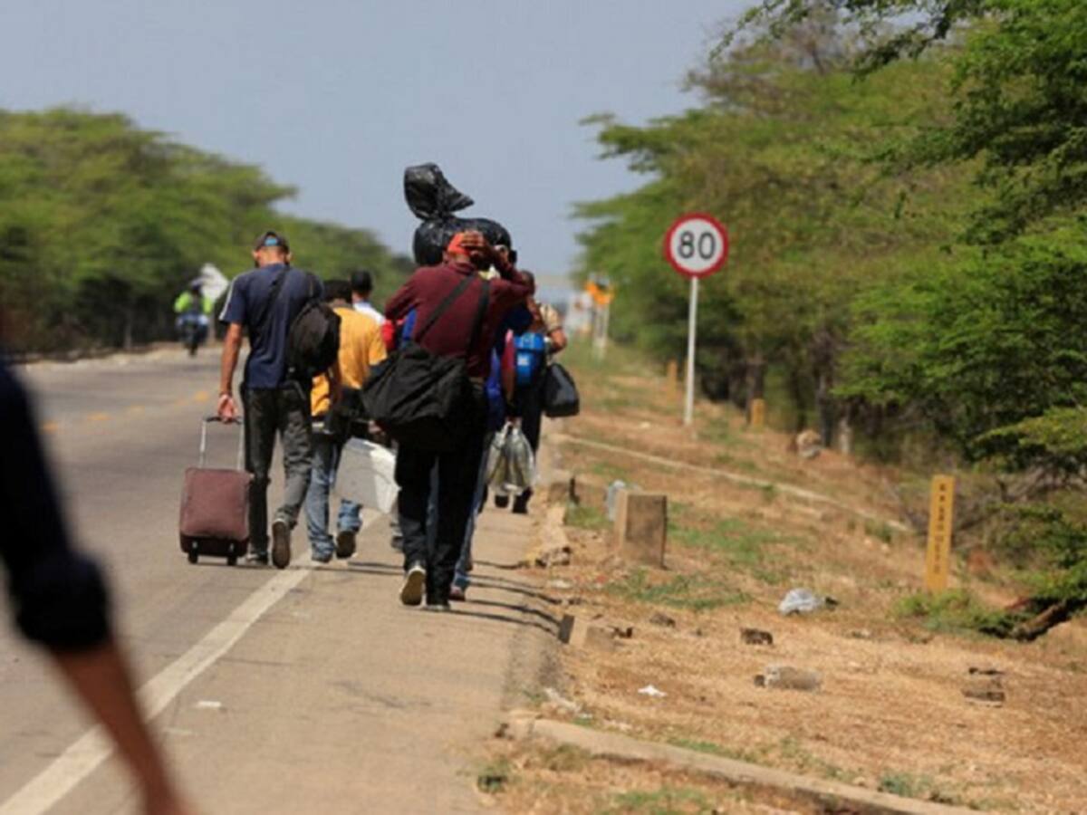 Caminantes venezolanos se estarían dedicando a la mendicidad