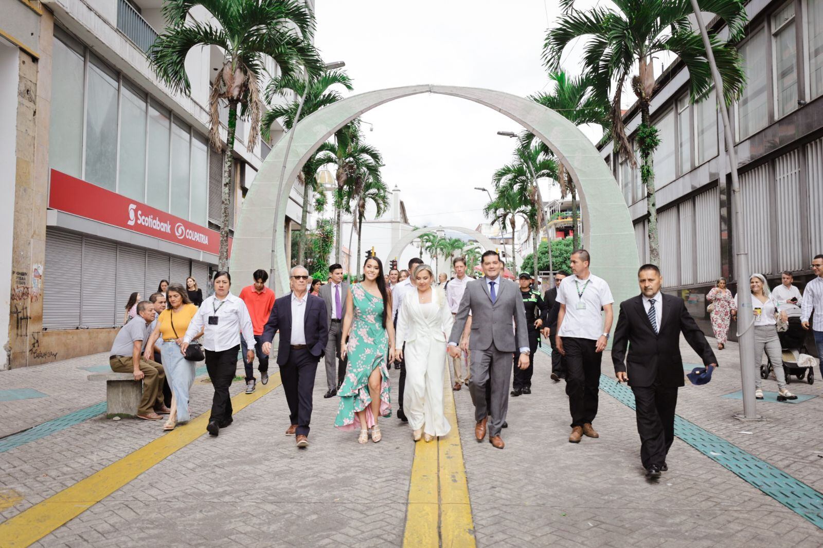 La alcaldesa de Ibagué Johana Aranda junto a su esposo Juan Arturo Gutiérrez