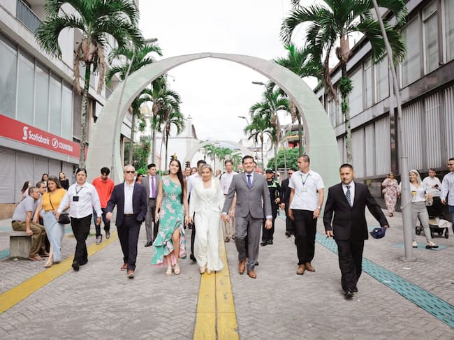 La alcaldesa de Ibagué Johana Aranda junto a su esposo Juan Arturo Gutiérrez