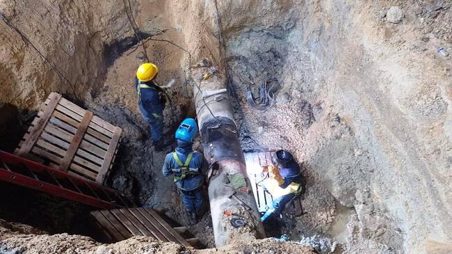 Restablecido el servicio de agua potable en sectores afectados por daño en la vía Mamonal