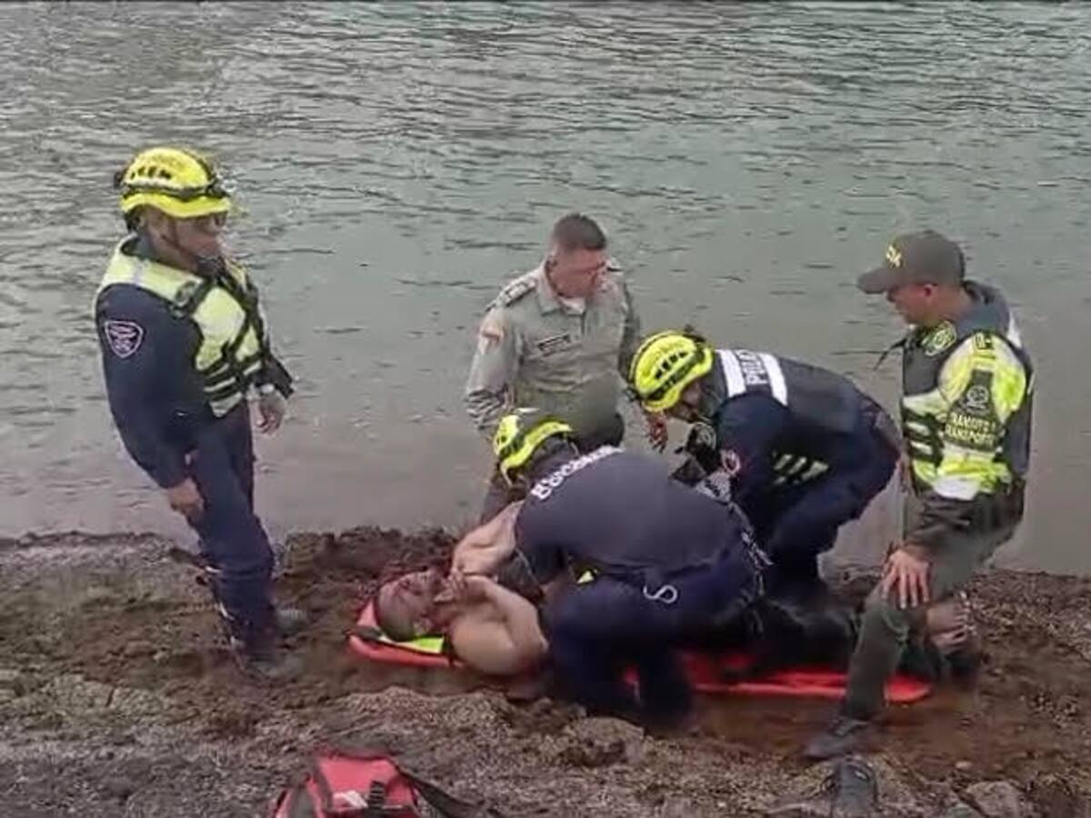 Rescatan a ciudadano colombo-canadiense que decidió nadar en aguas del embalse de Guatapé