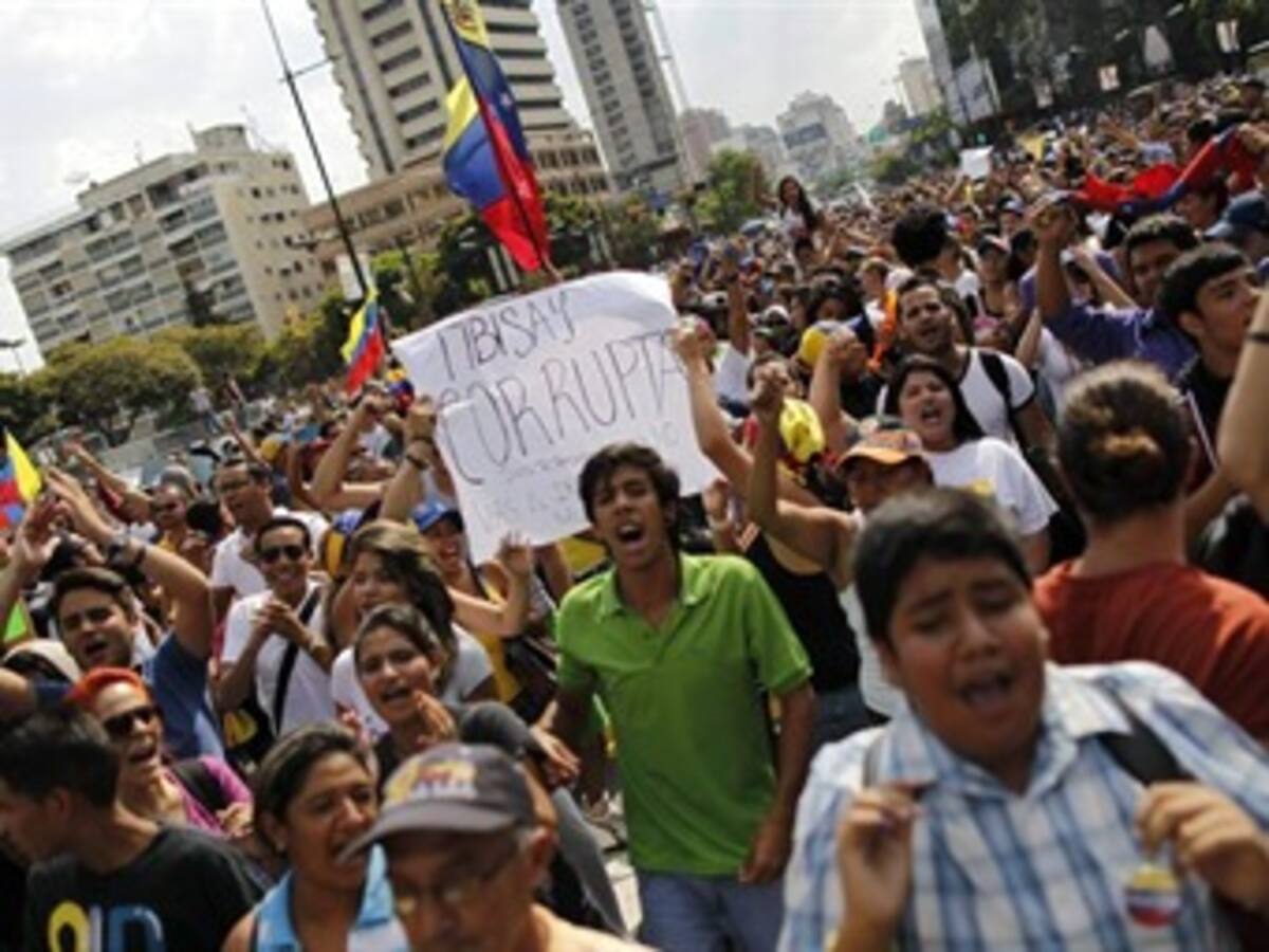 Ecuador pide a todos los presidentes de Unasur asistir a la investidura de Maduro