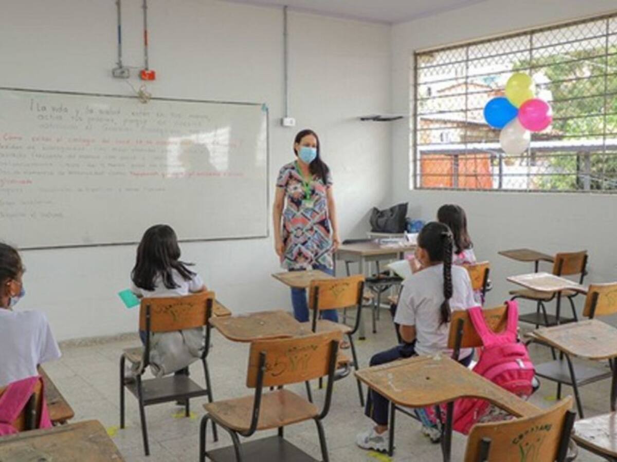 Cali regresa a clases presenciales en instituciones públicas