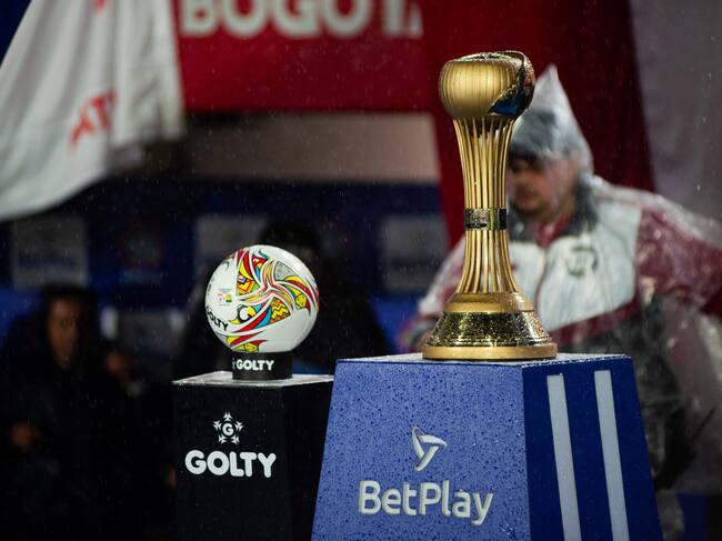Trofeo de la Liga Betplay Dimayor. FOTO: Sebastian Barros/Long Visual Press/Universal Images Group via Getty Images
