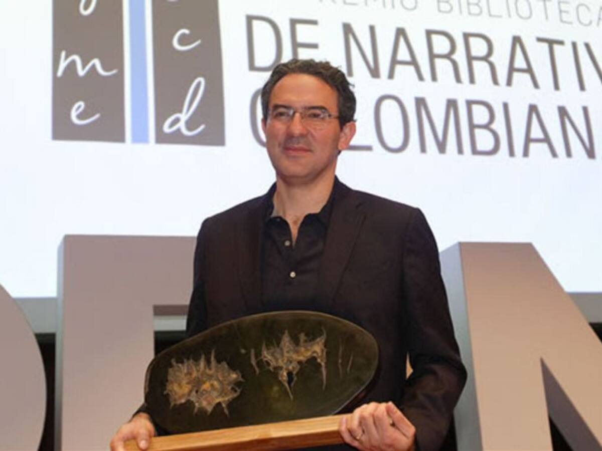 Juan Gabriel Vásquez ganador del IV Premio Biblioteca de Narrativa Colombia