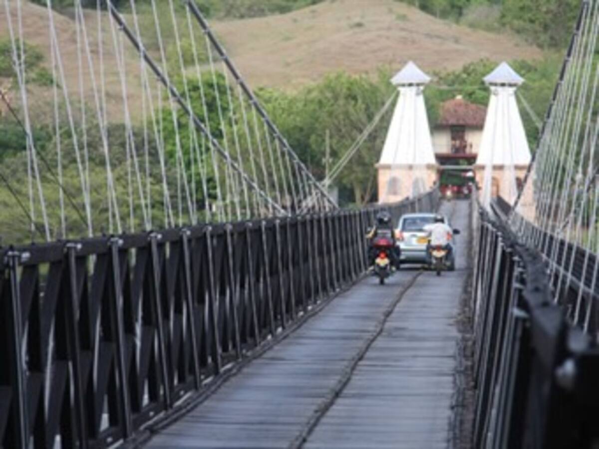 Entregan contrato para reforzar puente de occidente de Antioquia
