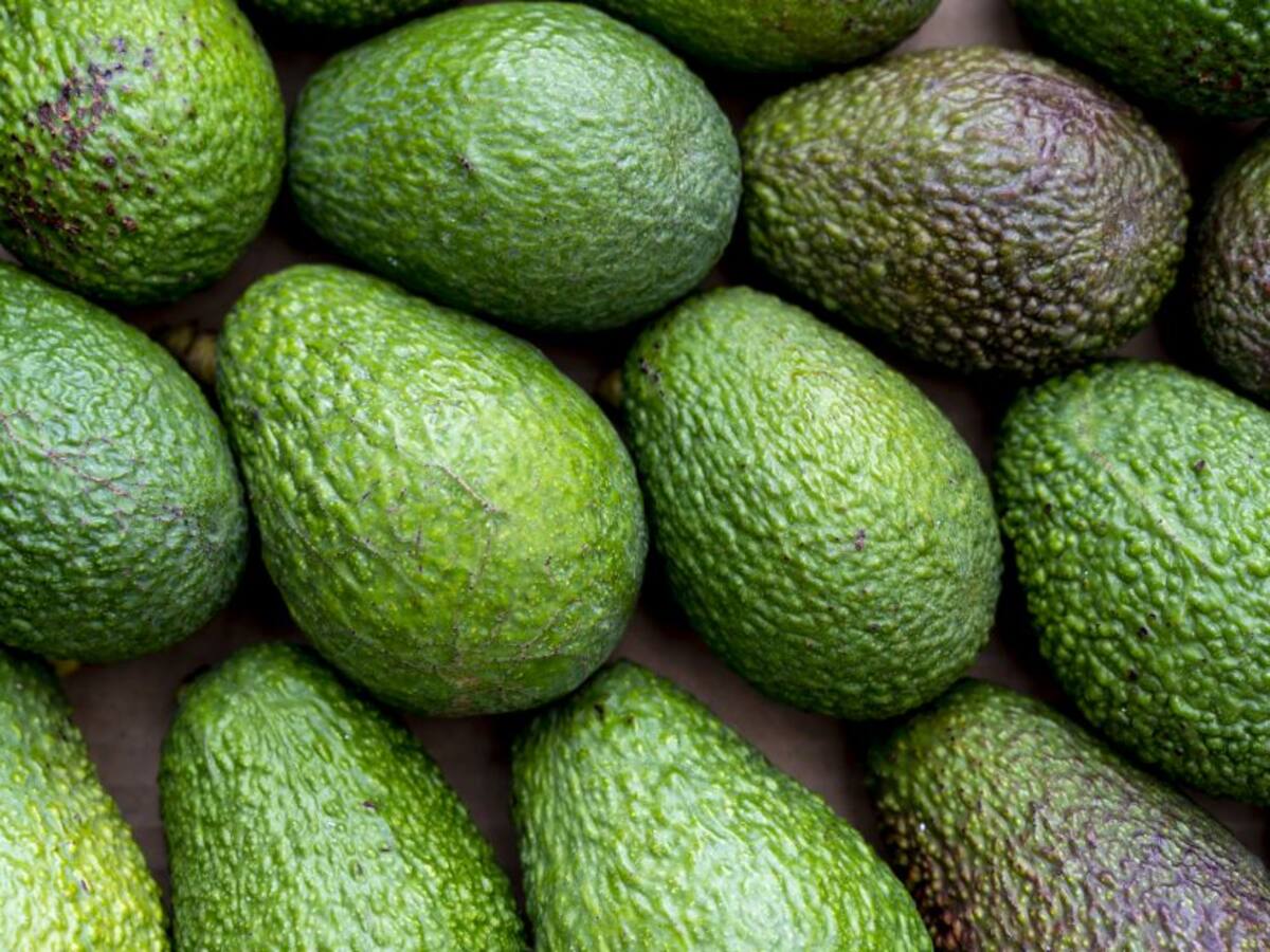 El truco para guardar un aguacate abierto sin que se oxide