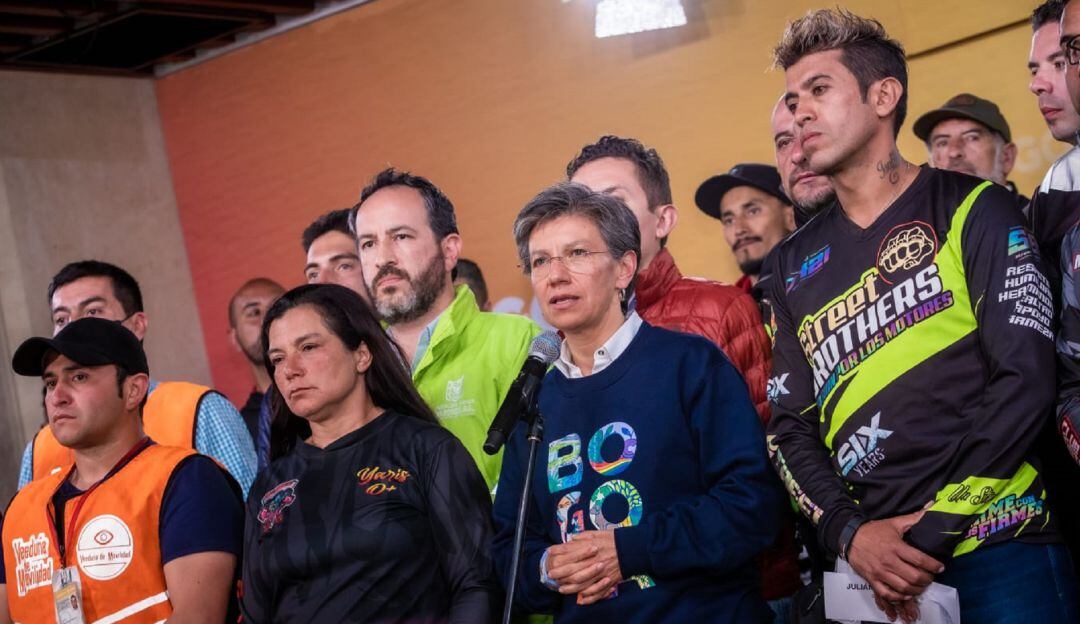 Reunión entre alcaldesa y gremio de los motociclistas 