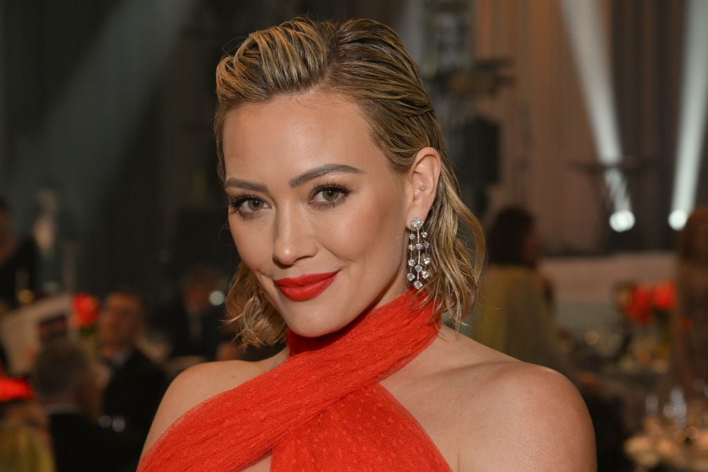 WEST HOLLYWOOD, CALIFORNIA - MARCH 12: Hilary Duff attends the Elton John AIDS Foundation's 31st Annual Academy Awards Viewing Party on March 12, 2023 in West Hollywood, California. (Photo by Michael Kovac/Getty Images for Elton John AIDS Foundation )
