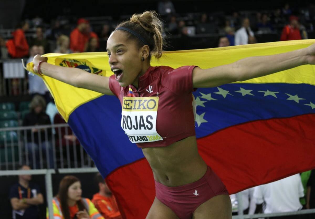Yulimar Rojas recibió en 2015 la medalla de oro de salto triple en los Campeonato Sudamericano de Atletismo, campeonato en el que no participó Caterine Ibargüen.