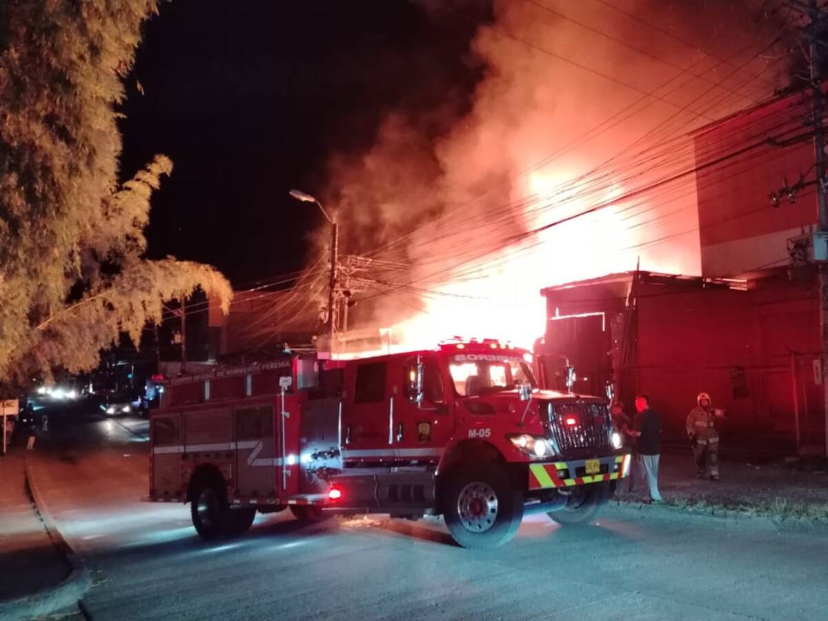 Incendio en el barrio Alta Vista de la ciudadela Cuba de Pereira consumió cinco locales comerciales