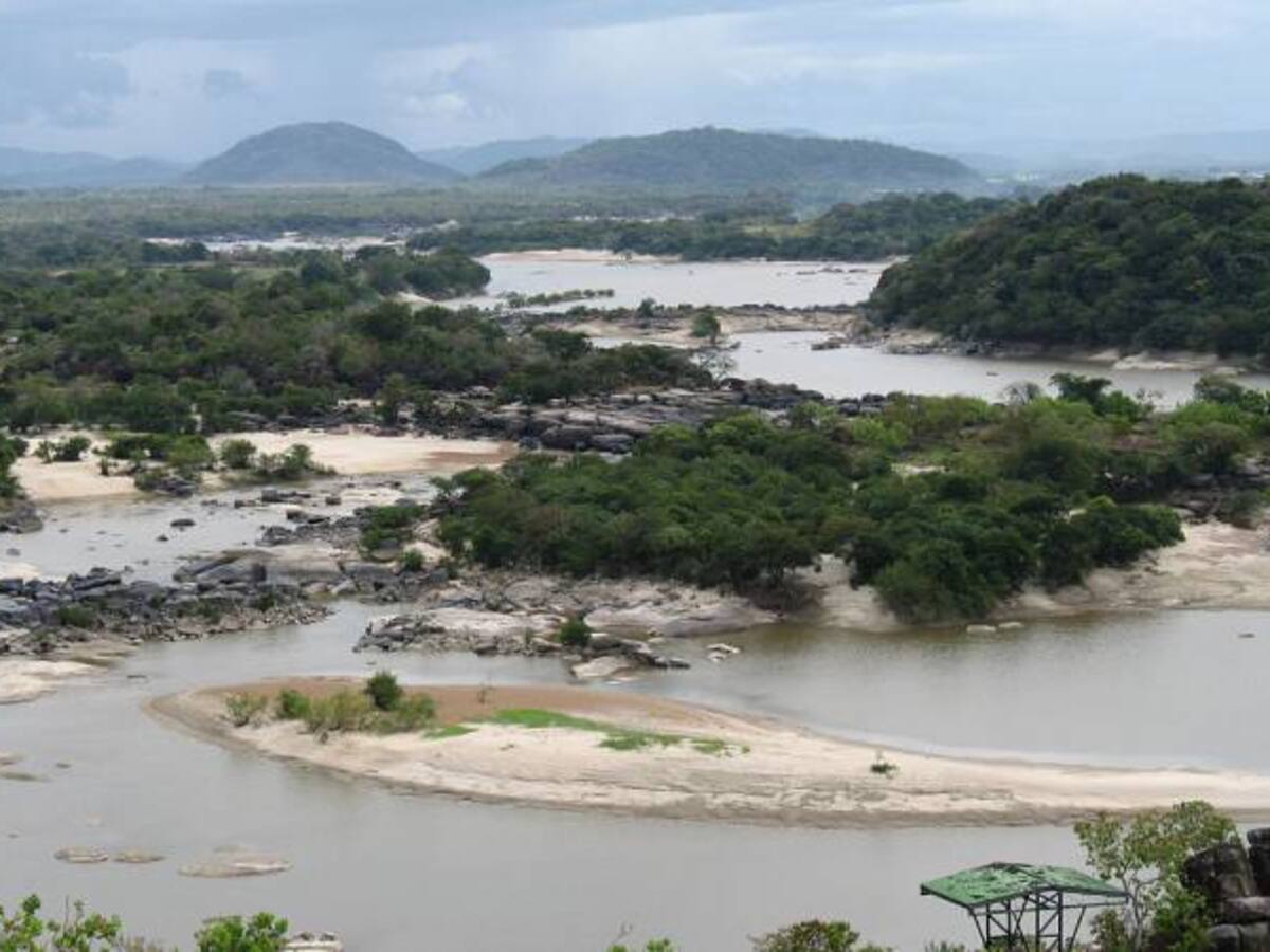 Buscan a 10 desaparecidos tras naufragio de embarcación en Vichada