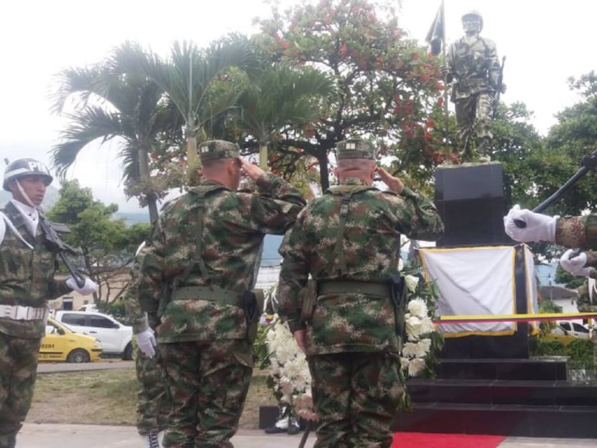 Monumento a los héroes caídos del Tolima