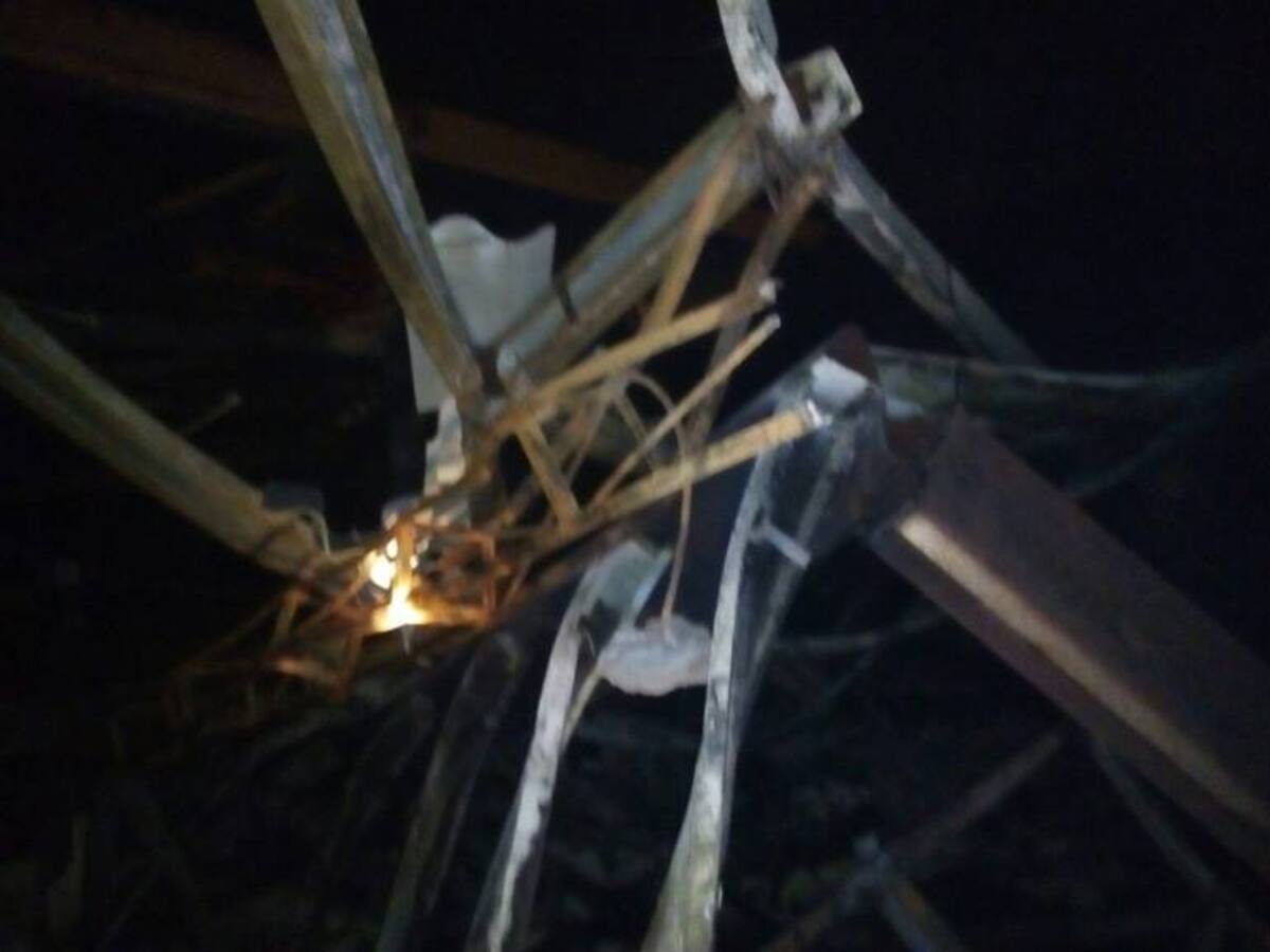 Incendio consume bodega en fábrica de muebles en Soledad