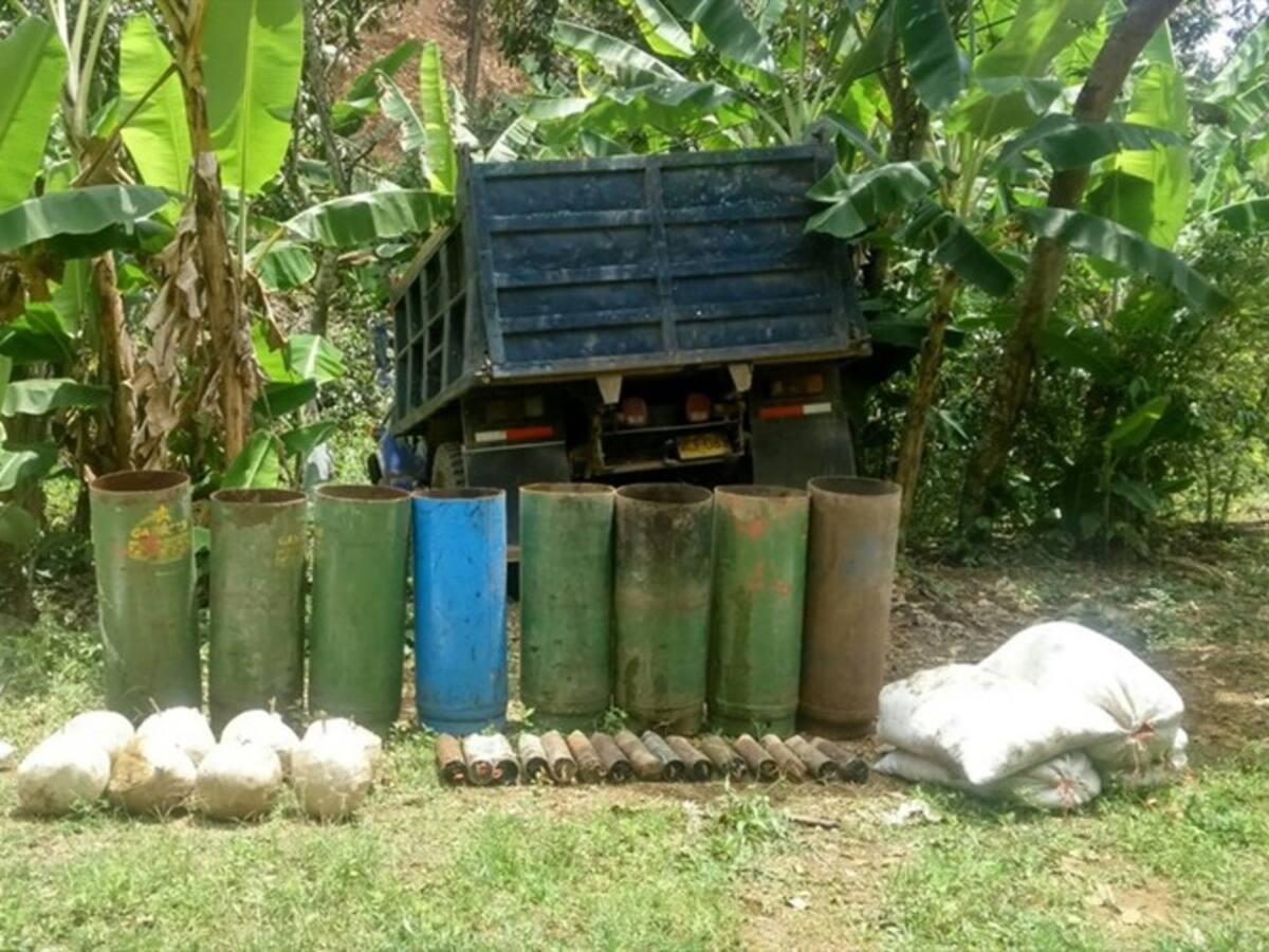 Ejército incauta volqueta del Eln cargada con explosivos en Cauca