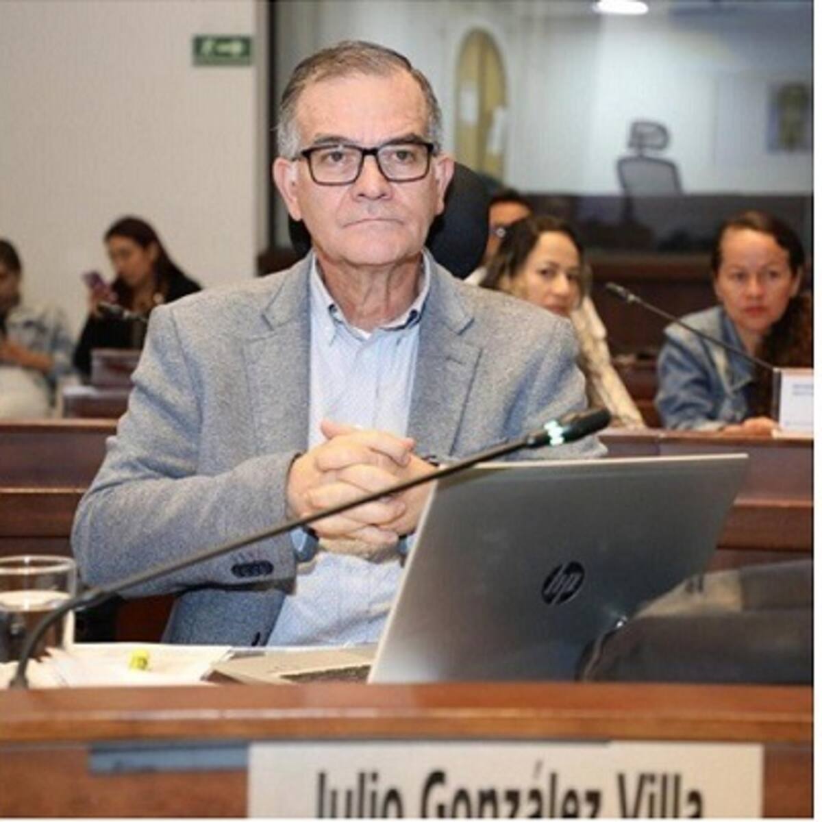 Uribe: Por maltrato laboral a mujeres se le negó el aval a concejal Julio González
