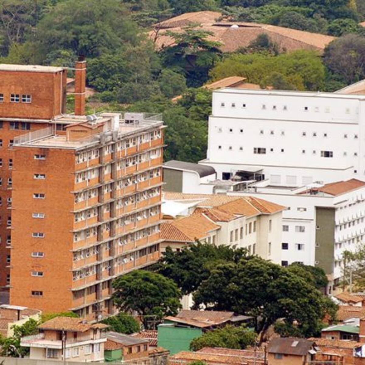 Gobierno busca que EPS paguen millonaria deuda al hospital Alma Máter de la Universidad de Antioquia